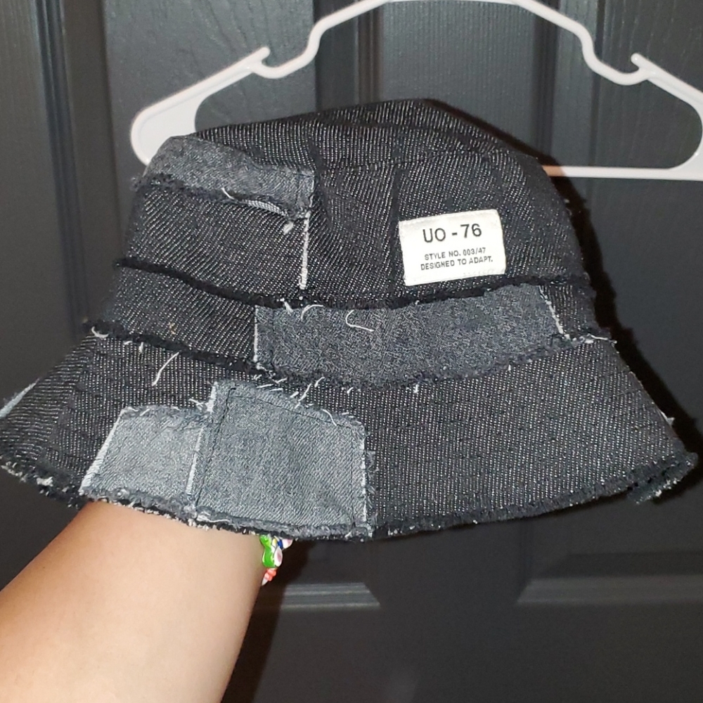 UO BUCKET HAT